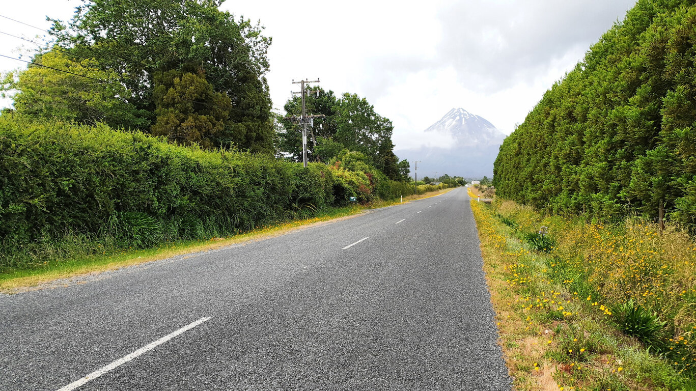 Ein typischer Anblick vom einsamen Berg Mount Taranaki