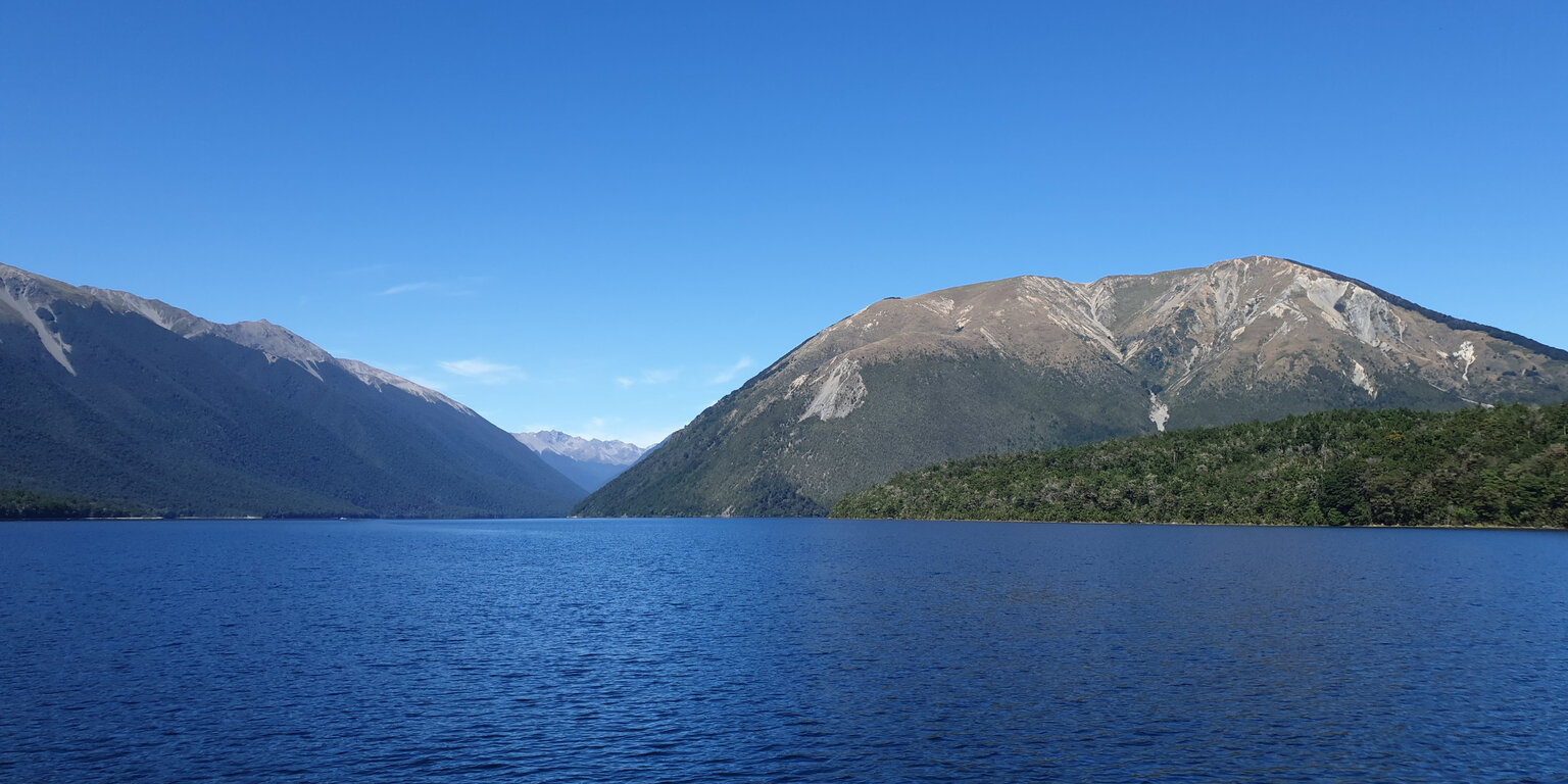 Lake Rotoiti und im Hintergrund Mount Robert