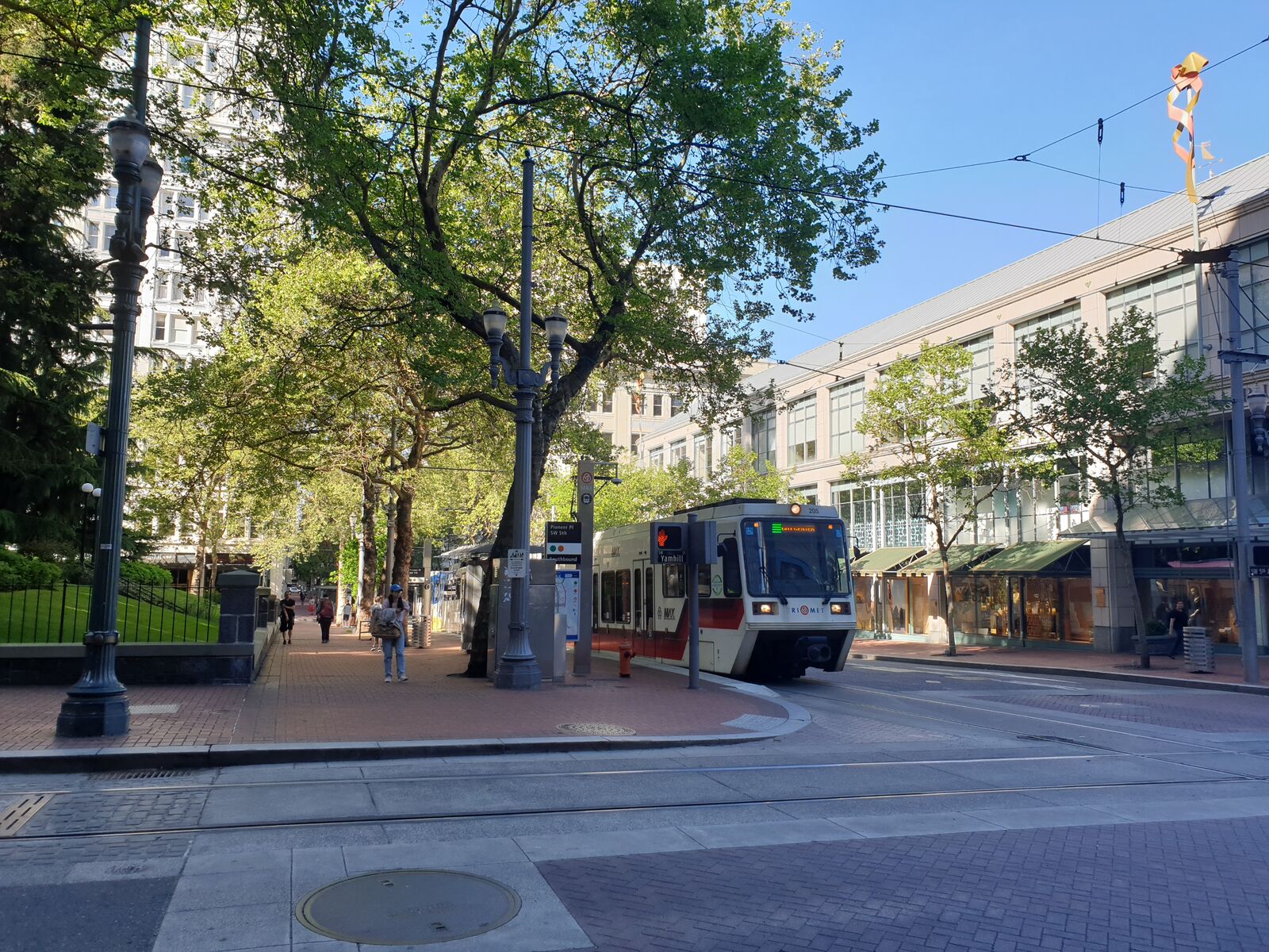 Trams are called “light rail” in America.