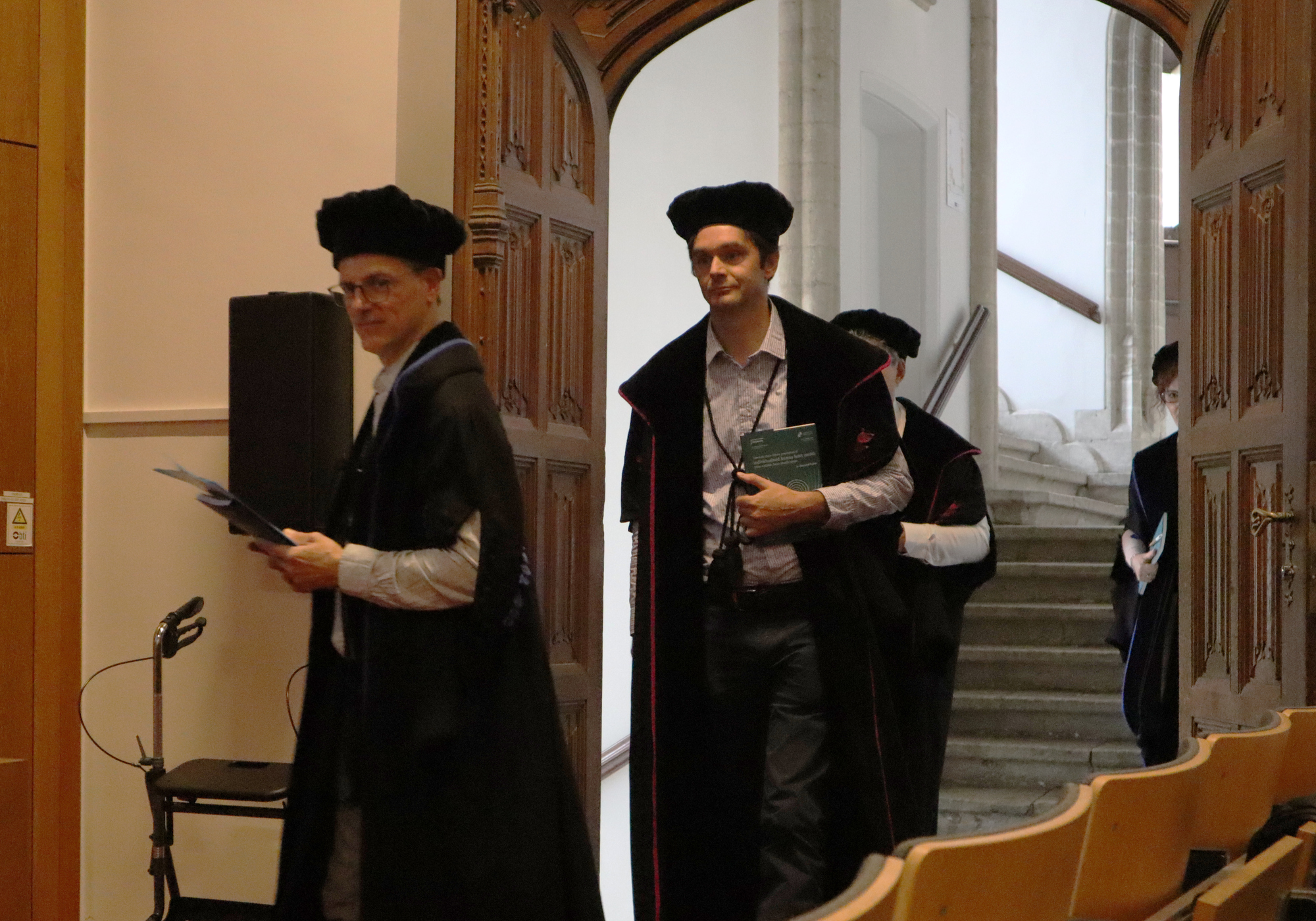 Pünktlich trafen die Professoren ein.