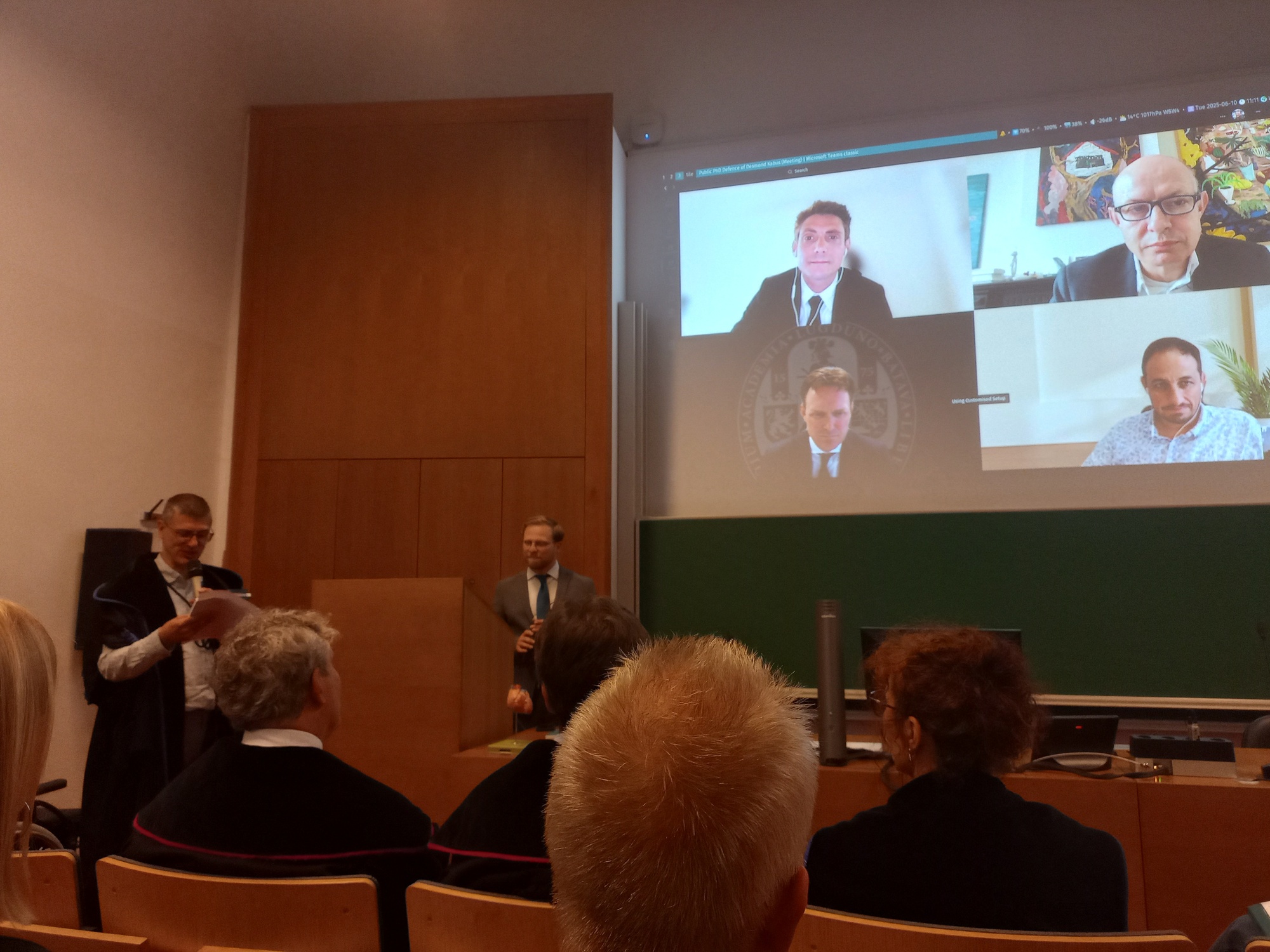 Aufgrund eines Bahnstreiks mussten mehr Professoren als erwartet per Videokonferenz aus der Ferne teilnehmen.